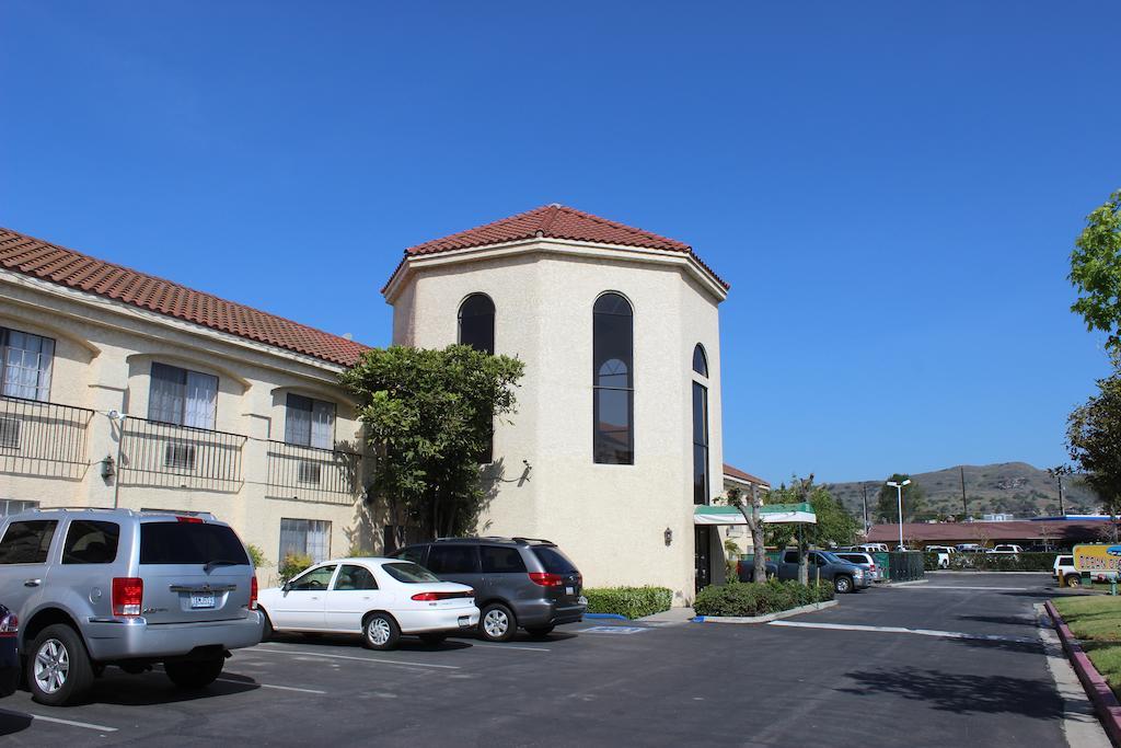 Ocean Gateway Inn Santa Paula Exterior photo